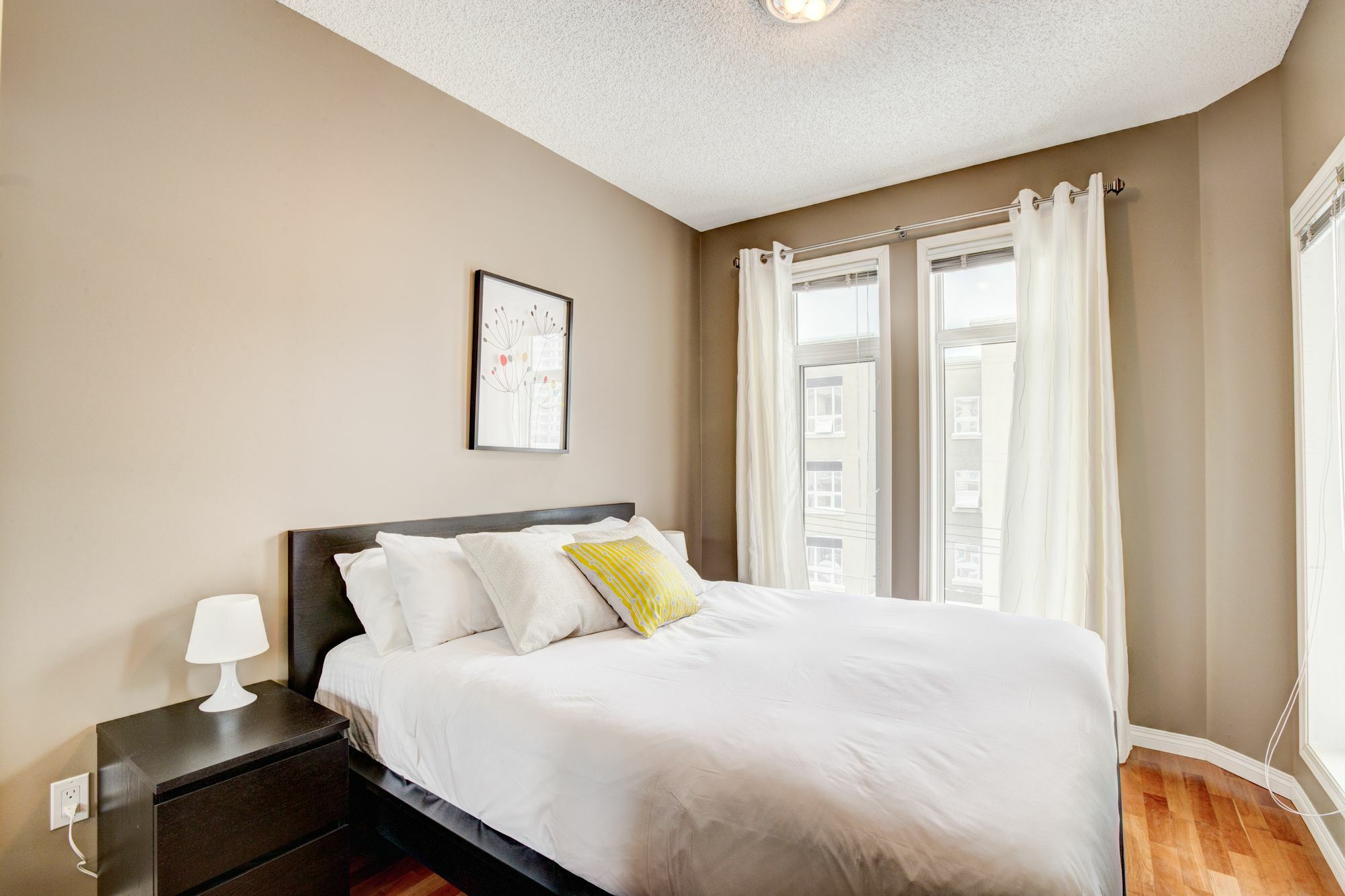 Suite Digs - Genesis YYC Eksteriør bilde